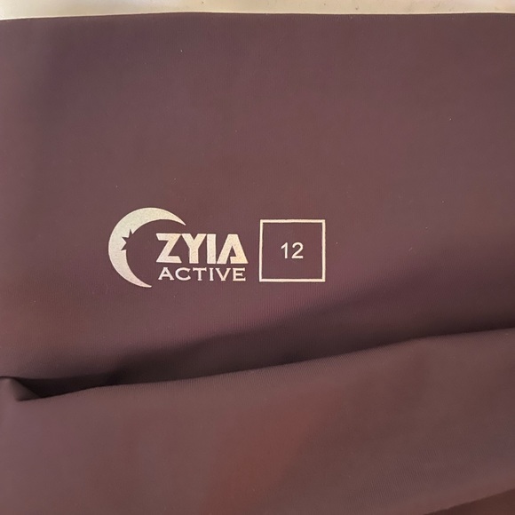 Zyia crop 20” leggings - Picture 4 of 4